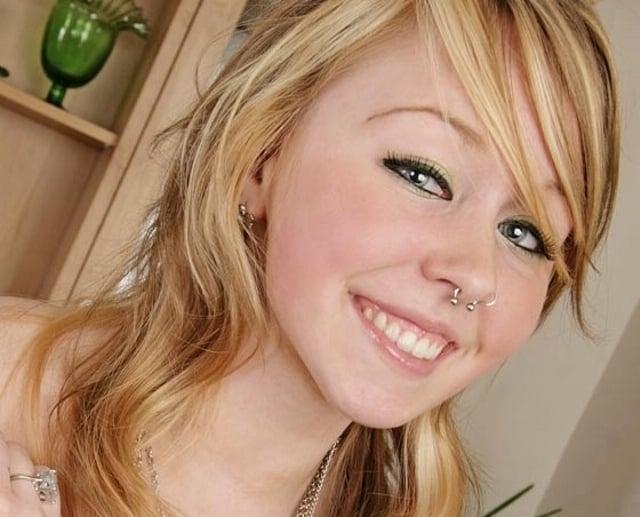  Celestine_Septum_Piercing 