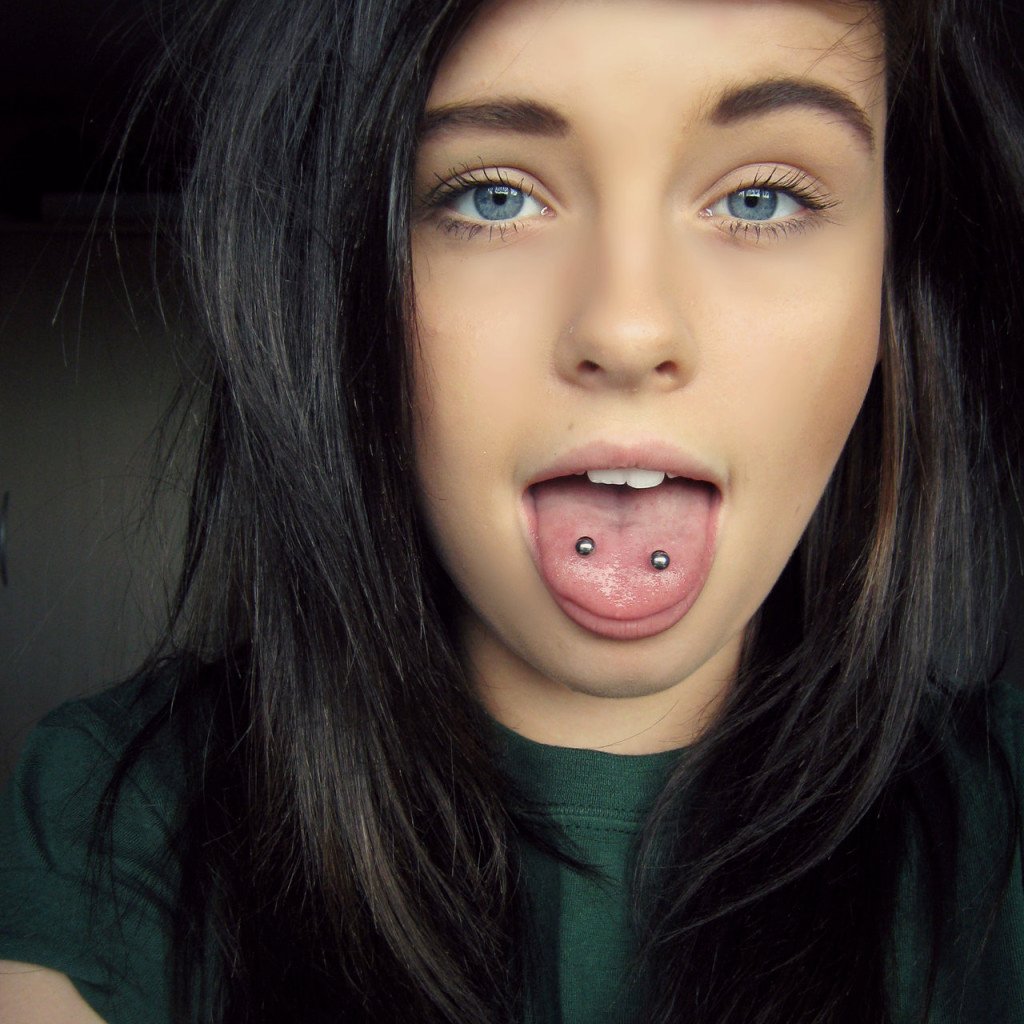 girl -tongue Piercing 395-1024x1024