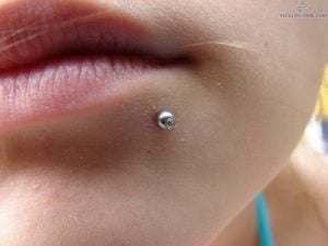 small-for-breaking sub -lip