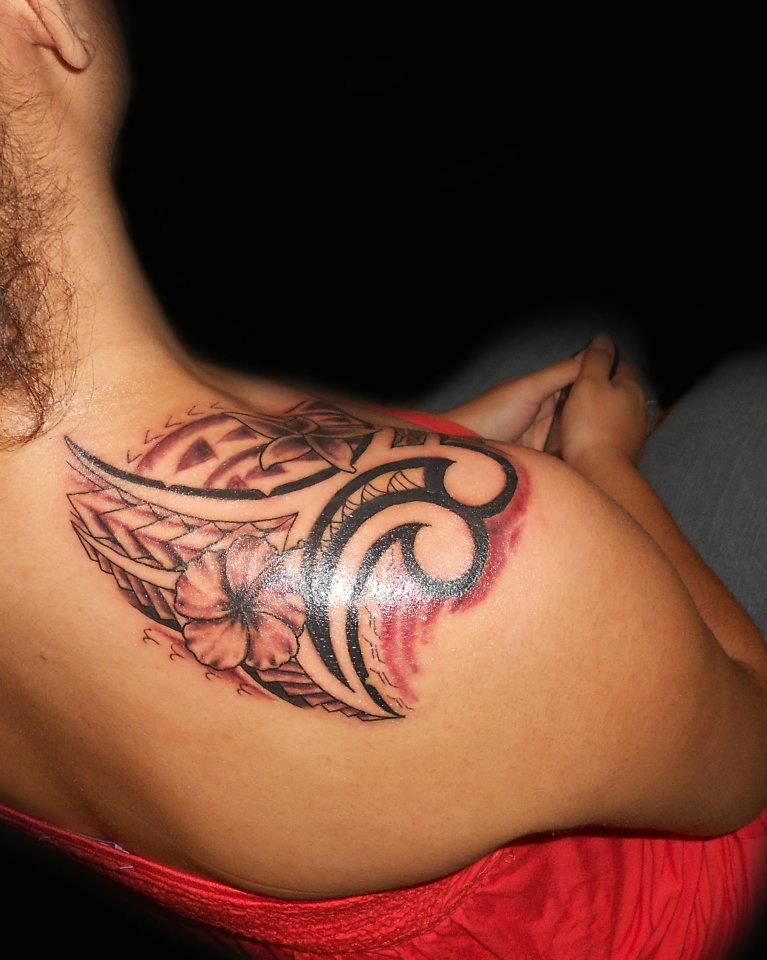 Tribal Shoulder Tattoo For Women