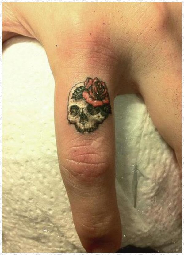 small skull tattoo