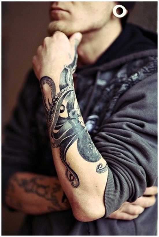 Tattoos featuring squid or octopus in design, idea 4