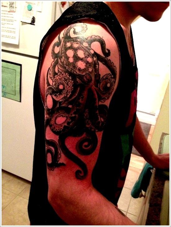 Tattoos featuring squid or octopus in design, idea 26