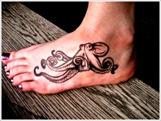 Tattoos featuring squid or octopus in design, idea 24