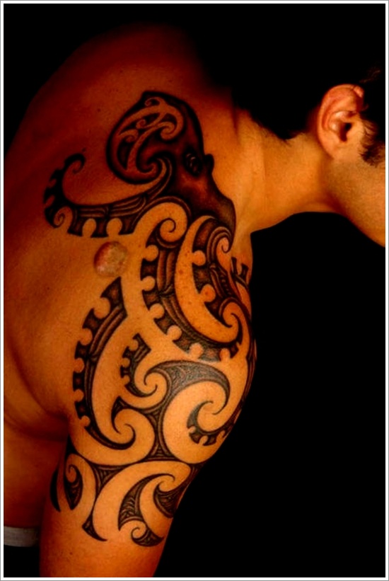 Tattoos featuring squid or octopus in design, idea 19