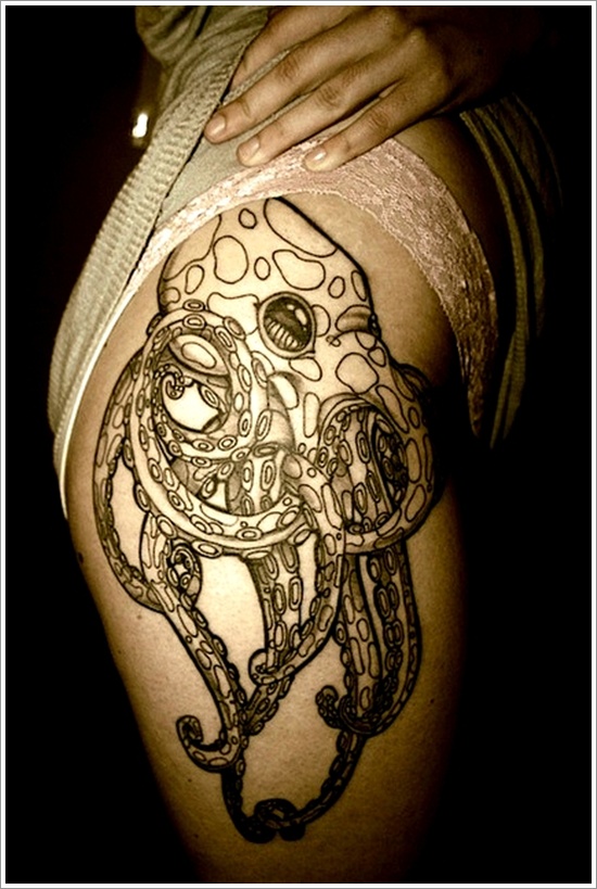 Tattoos featuring squid or octopus in design, idea 15