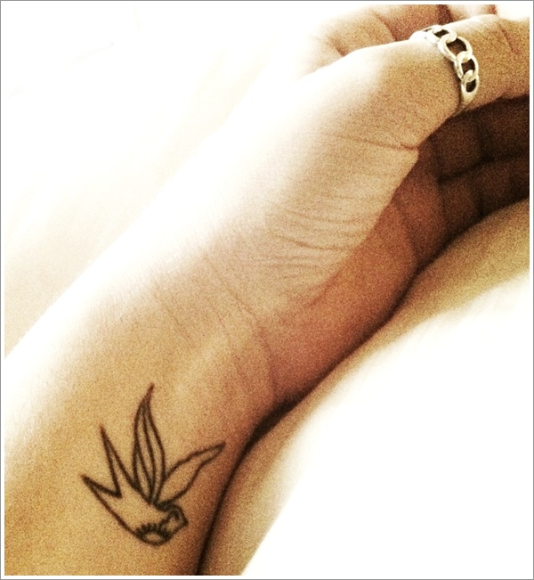 Sweet and meaningful swallow tattoos design, idea 4