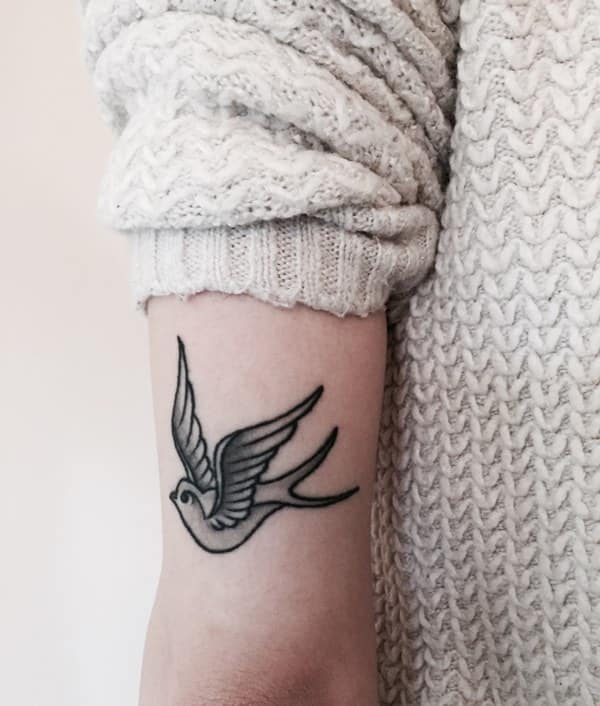 Sweet and meaningful swallow tattoos design, idea 60