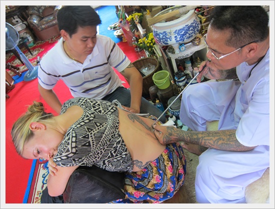 Tips to manage the tattoo induced pains design, idea 1