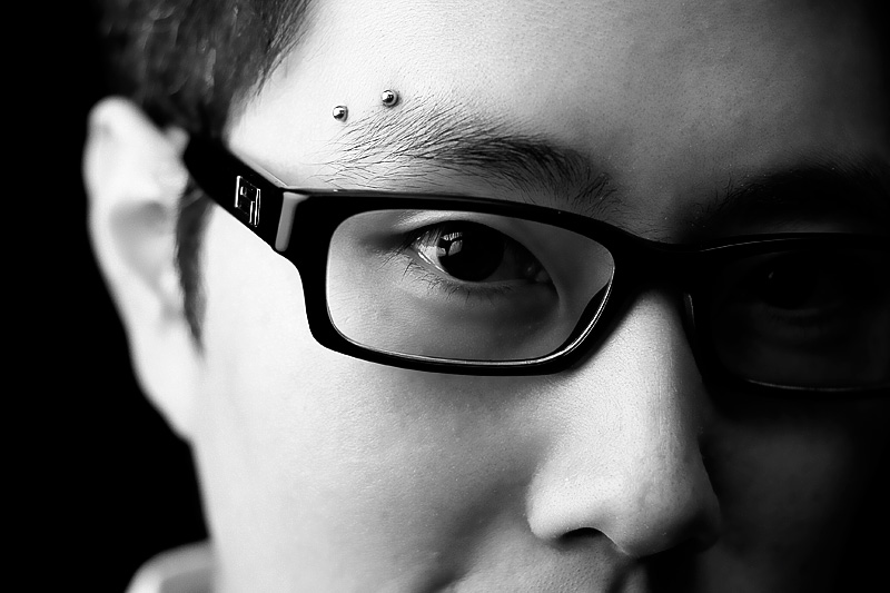 Different ways sport eyebrow piercing design, idea 4