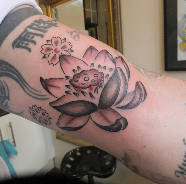 Awesome lotus flower tattoo design, idea 34