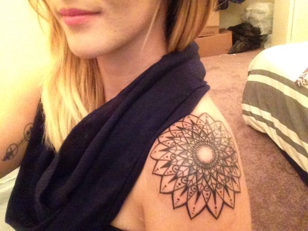 Magnificent shoulder tattoo design, idea 22