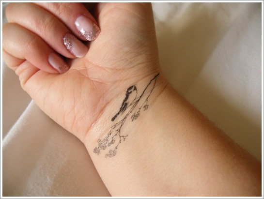 Spectacular wrist tattoo design, idea 49