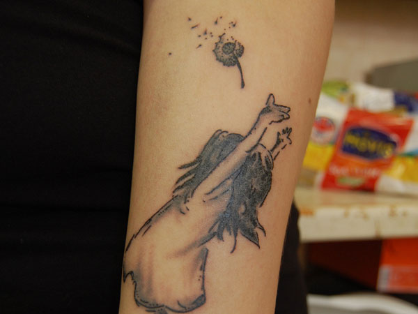 Kick ass dandelion tattoos design, idea 31
