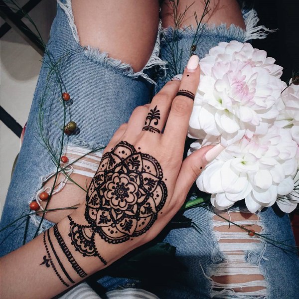 Fantastic henna tattoo design, idea 74