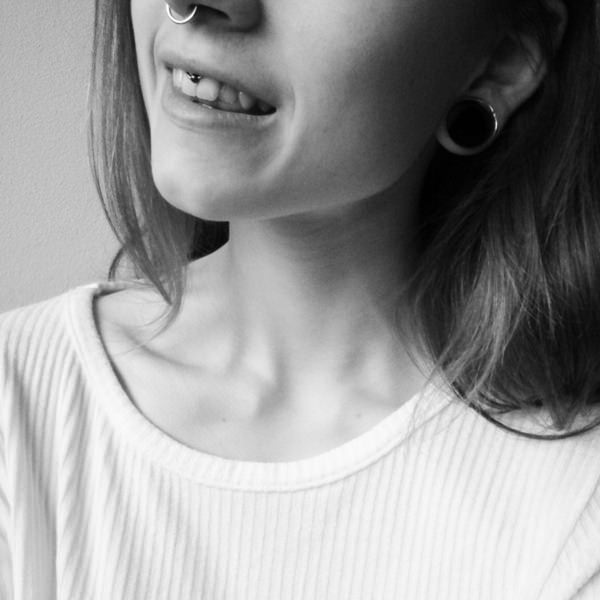 Smiley piercing 44 peeps who are rocking their smile tips design, idea 17