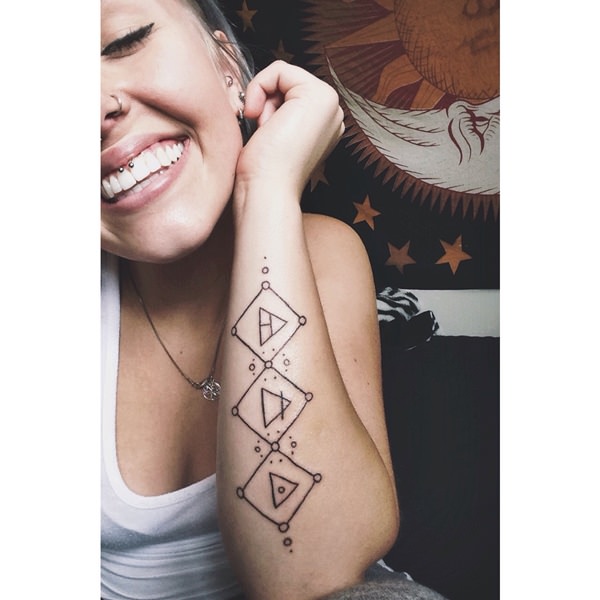 Smiley piercing 44 peeps who are rocking their smile tips design, idea 44