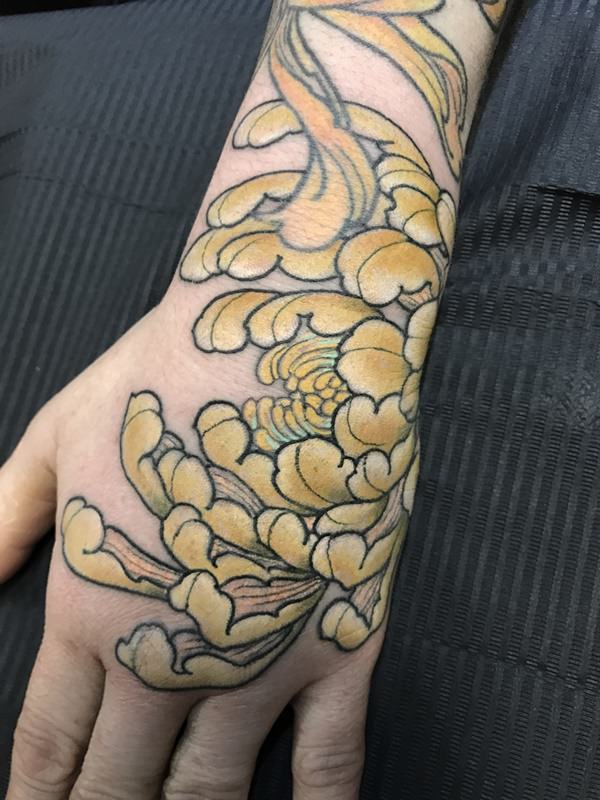 Chrysanthemum tattoo design design, idea 9
