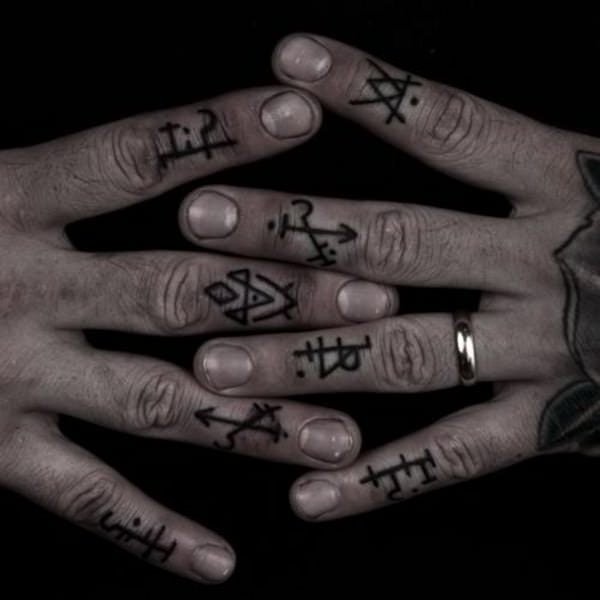 Finger Tattoos 4