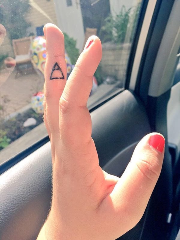 finger tattoos 57