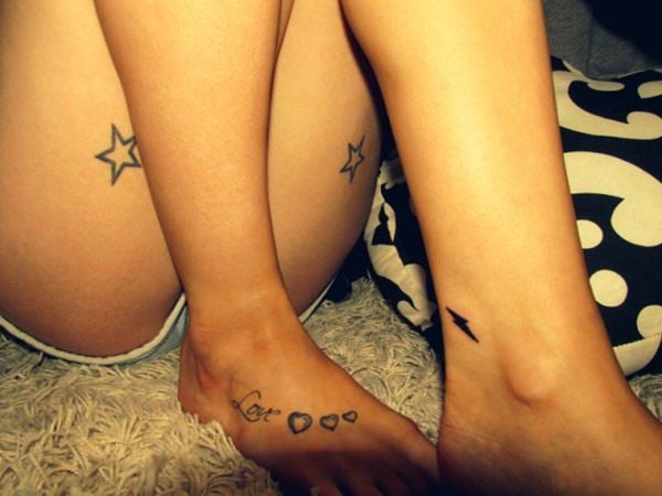 Shooting Stars Tattoos On Hip