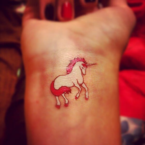 75280116-unicorn-tattoos