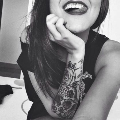 Smiley Piercing: 44 Peeps Who Are Rocking Their Smile + Tips!