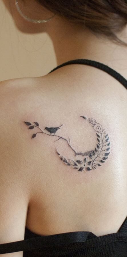 bird hip tattoos for women